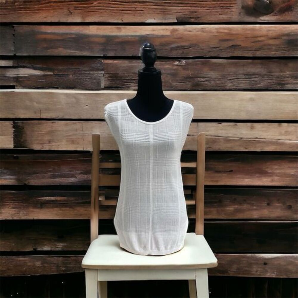 TROUVÉ Women's XS White U-Neck Cropped Knit Tank Top‎ Sleeveless Cutout Trim
